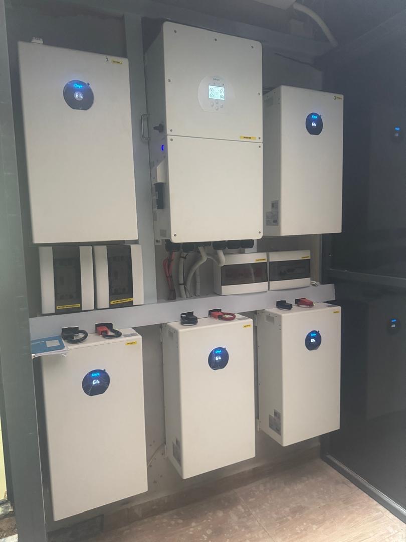 Outdoor Hybrid Power Cabinet